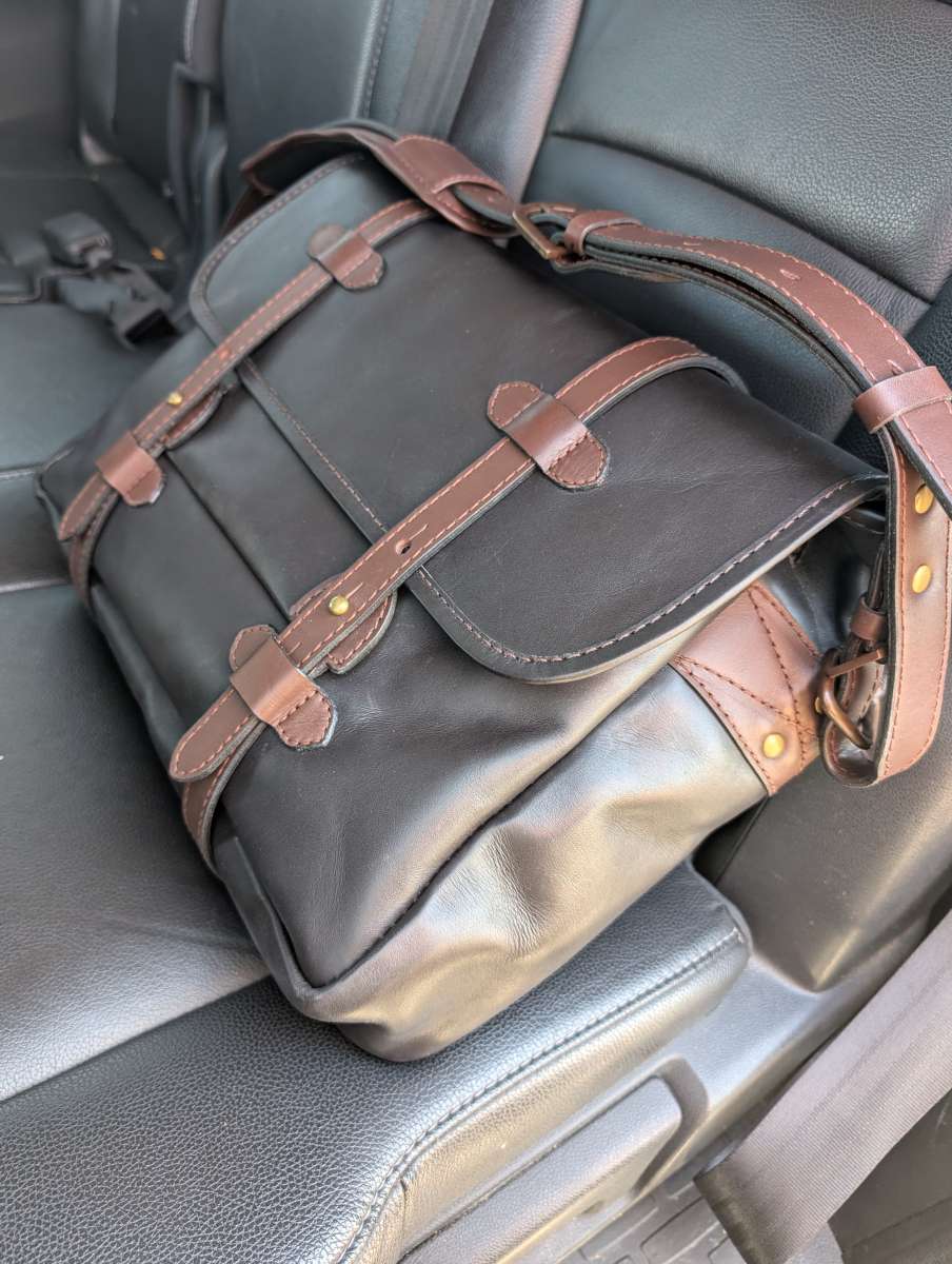 Cravar RF15 Espresso Messenger Bag 1