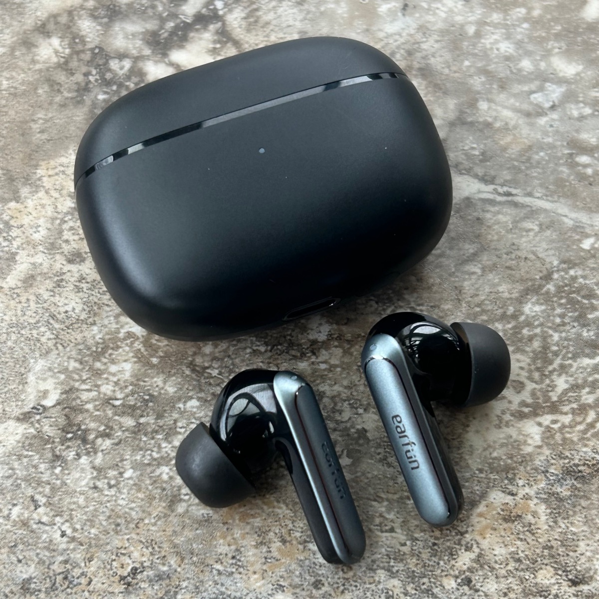 EarFunAir2earbuds 01