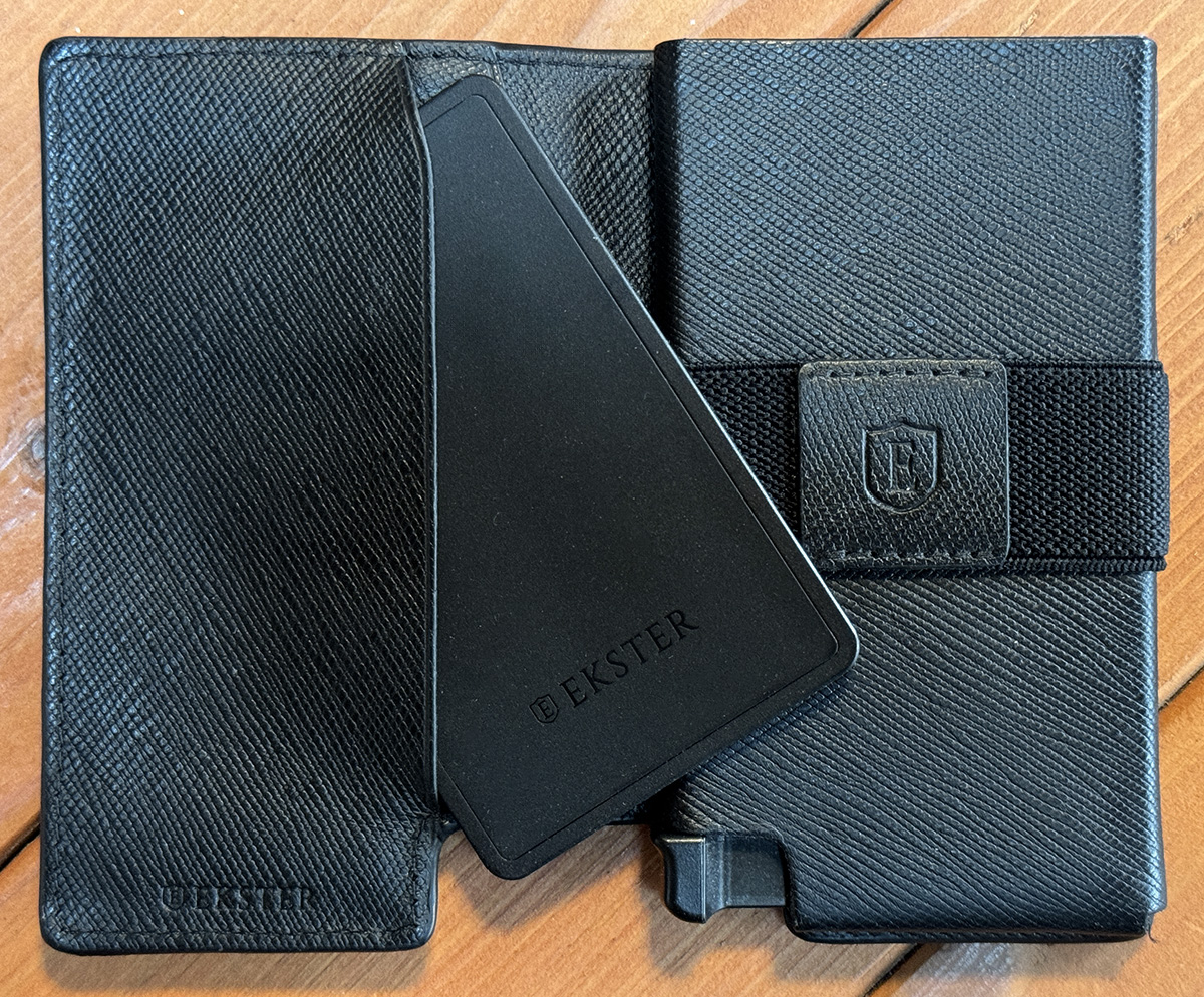 Ekster Finder Card 3